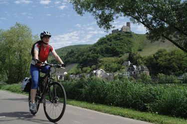 Nalbach_Aktivität_Moselradweg_bei_Bernkastel_Moselland